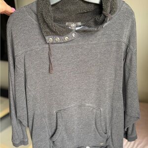 Alo Cozy Grey Sherpa-lined sweatshirt
